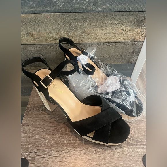 Shoedazzle Tina Crossover Sandals Black Raffia Block Heel Ankle Straps Size 9.5 - Picture 5 of 14